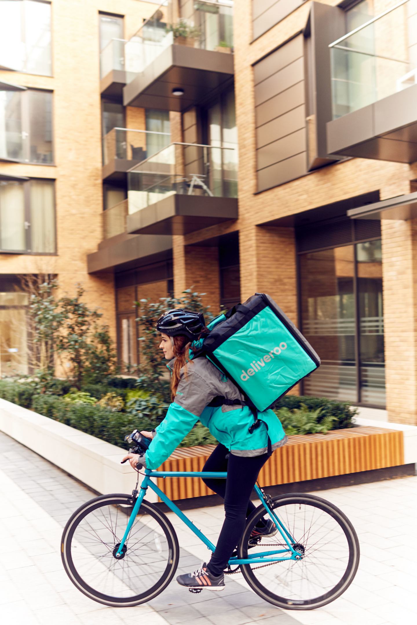 Deliveroo To Serve 500,000 Free Meals To NHS Workers