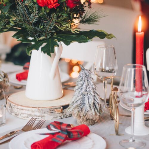 8 Tips for A Unique Christmas Table